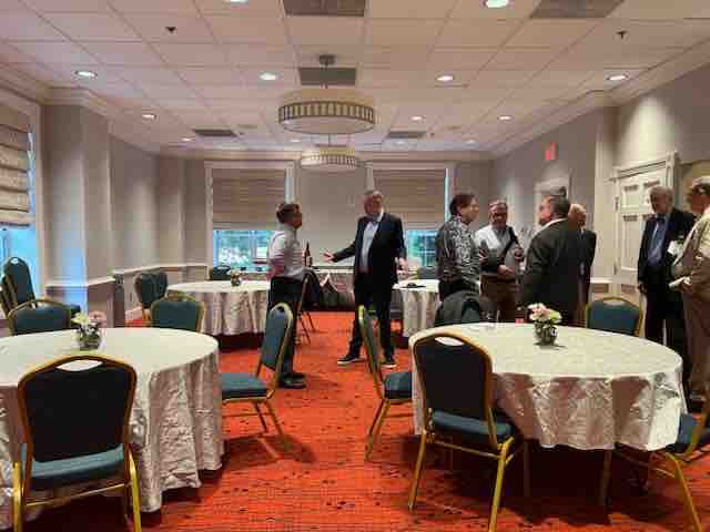 ResInnRosslyn's tweet image. All hands on deck, folks! Our first meeting after the renovation is just around the corner and we're gearing up for a fresh start. Can't wait to see everyone's smiling faces in our newly transformed space!