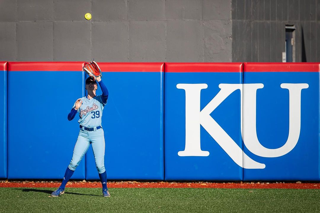 NCAASoftball tweet picture