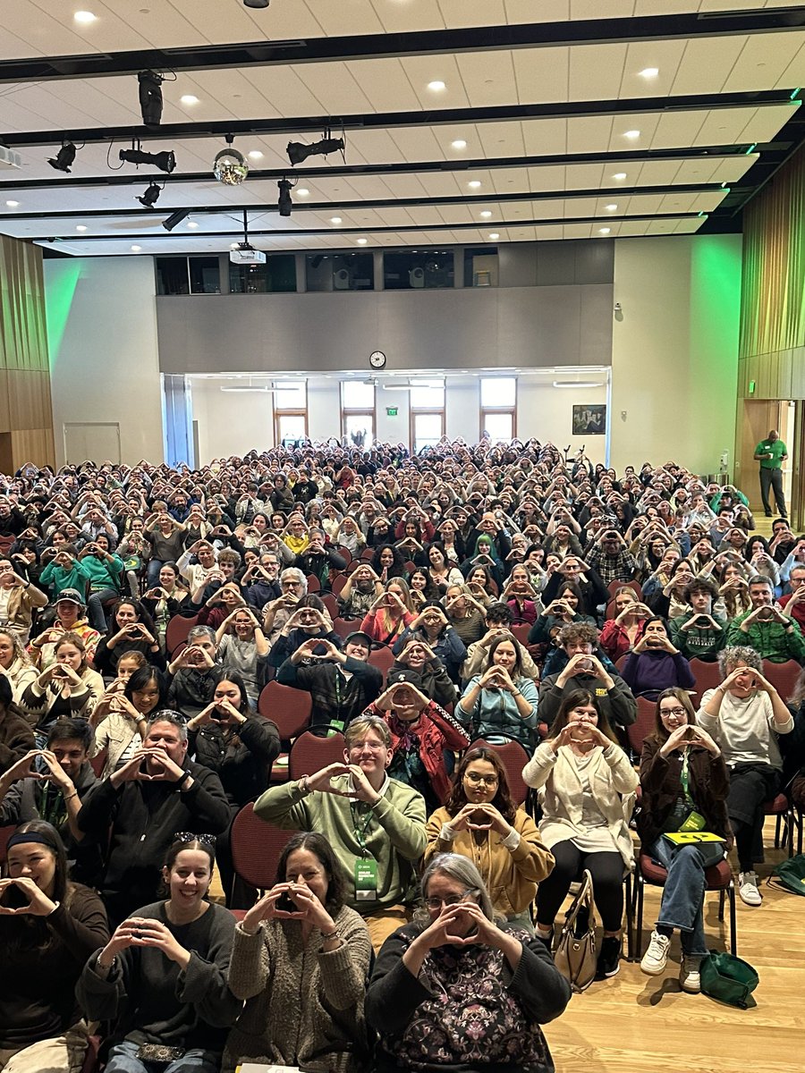 .<a href="/uoregon/">University of Oregon</a> .<a href="/GoDucks/">GoDucks</a> .<a href="/UOAdmissions/">.</a> Today, we WELCOMED students &amp; families from around the country at Scholars Recognition Day! It was FANTASTIC to host these incredibly talented students under bright blue skies on campus!  WELCOME Everyone!