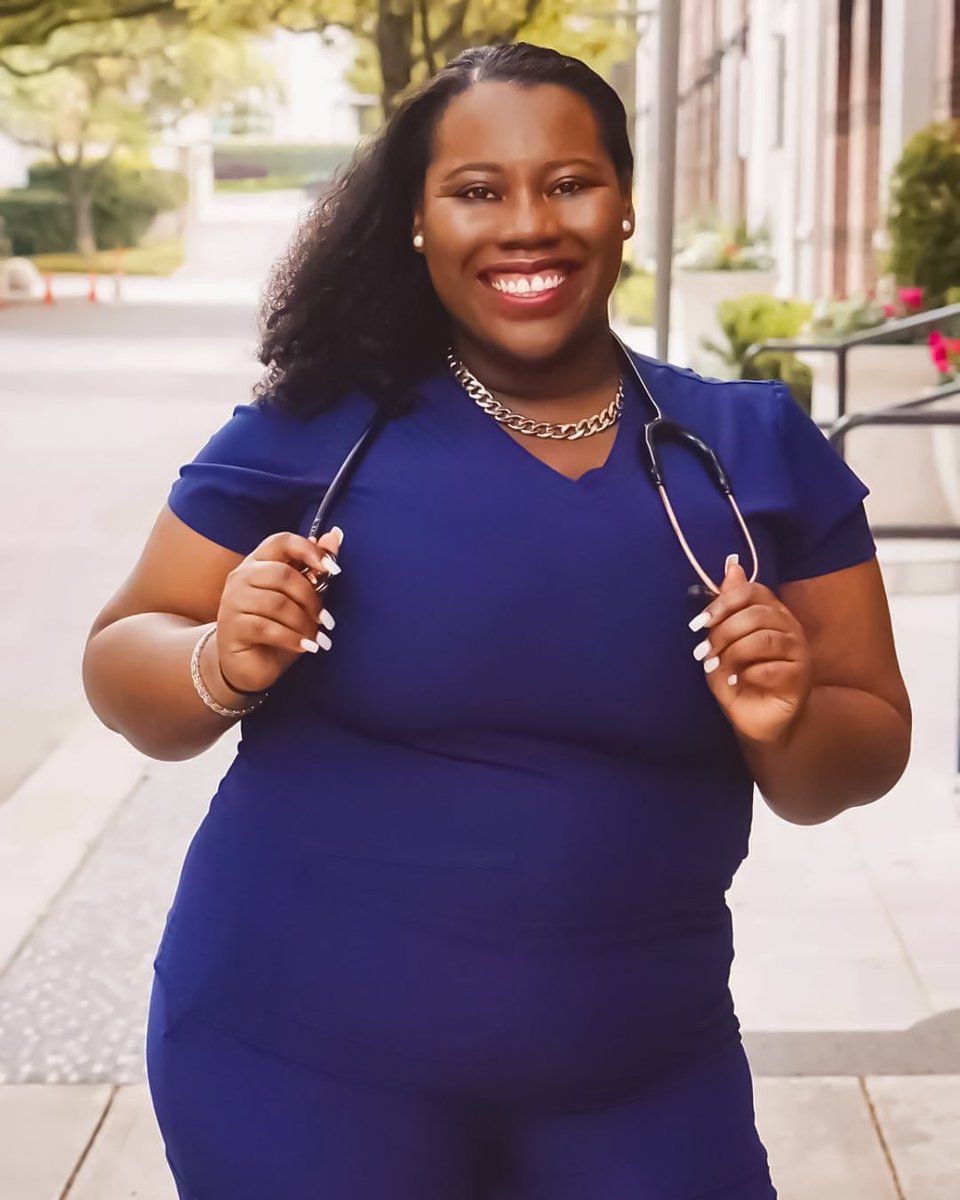 PagingDrKendra's tweet photo. Happy #MatchDay!
Introduce yourself!
I'll start!

I'm Kendra Williams, MD.  I matched at @ttuhscfamilymed in #Match2019!

I was fortunate to gain a vast depth/breadth of education in Full Scope FM to include Inpatient, ED, ICU, Clinic, Prenatal, Perinatal/Surgical, &amp; Postnatal OB https://t.co/MRTBmdZWvD