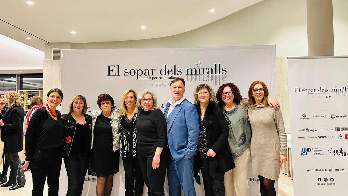 MPeraferrer's tweet photo. 💙🔬💫Un agraïment molt especial als 24 amfitrions i amfitriones de renom que ens acompanyen al @Soparmiralls :
@toniarbones @antonibassas #PilarinBayés @JordiBosch11 @MartaBosch1 @rbrugada @CarlasDra @fonalleras @HelenaGMelero @martigironell @AngelsGonyalons #FotisKatsikaris https://t.co/v8HFkRjwk8