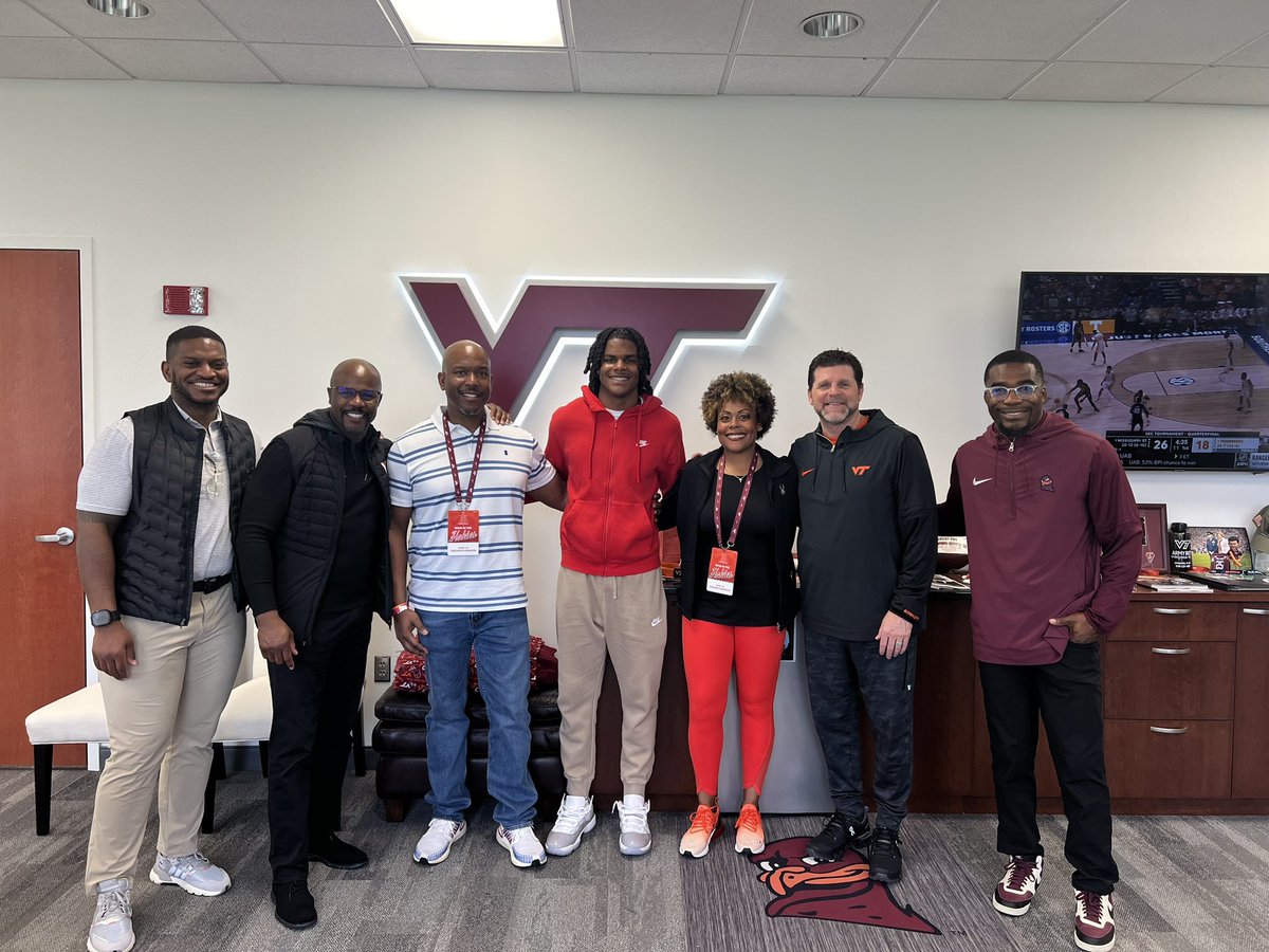 Had a great time today at <a href="/HokiesFB/">Virginia Tech Football</a>! Thank you @CoachPrioleauVT <a href="/CoachdjCheetah/">Derek Jones</a> <a href="/CoachPryVT/">Brent Pry</a> <a href="/Coach_Marve/">Chris Marve</a>! Looking forward to getting back on campus! #hokies #ThisIsHome