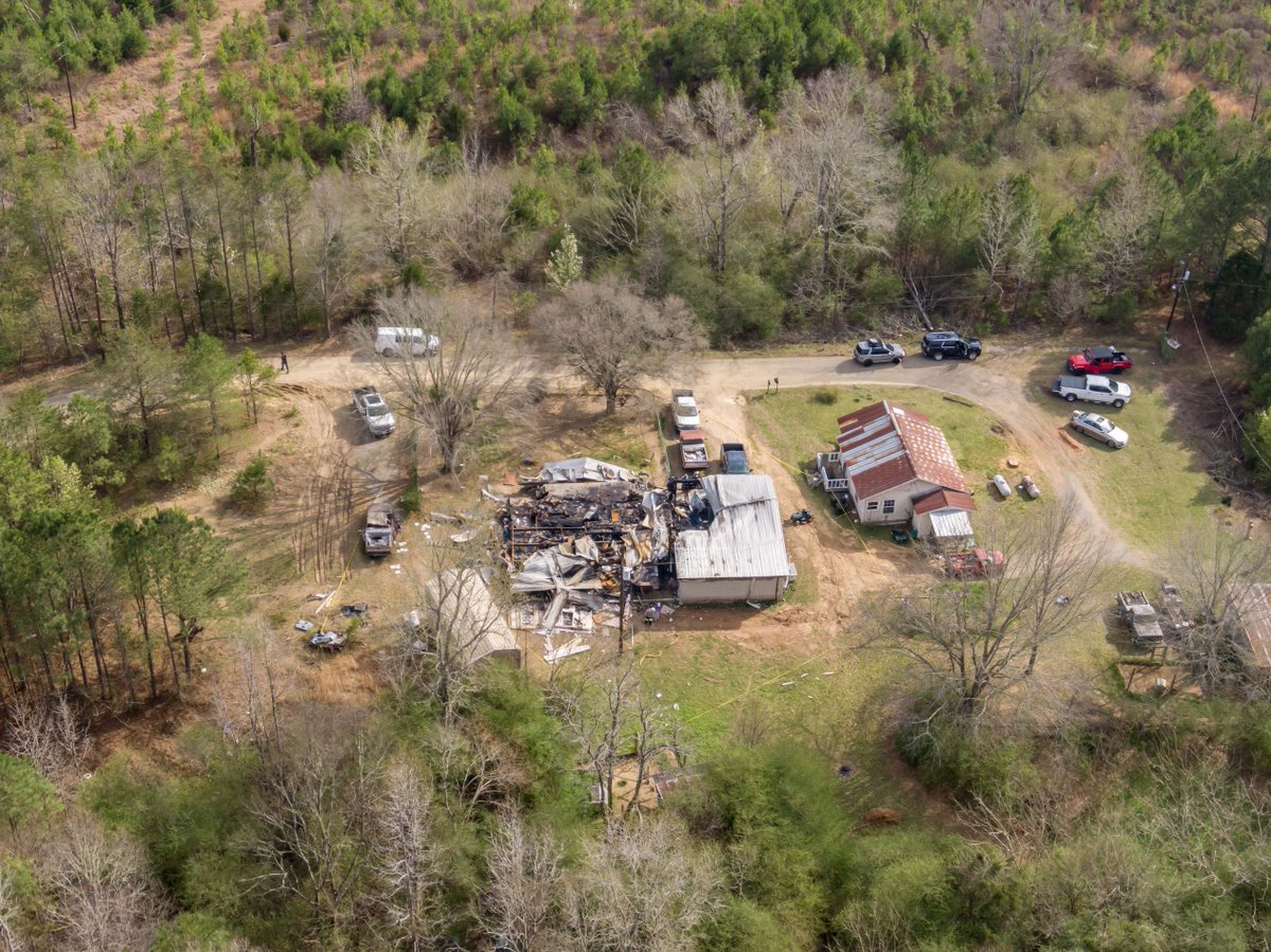 He’d said he thought his home would explode. He was right. W.M. Griffice, a 78-year-old Alabama former coal miner, had told his granddaughter that he felt like his house was going to explode, she recalled. Then it happened. 1/11 bit.ly/49XS0Yi