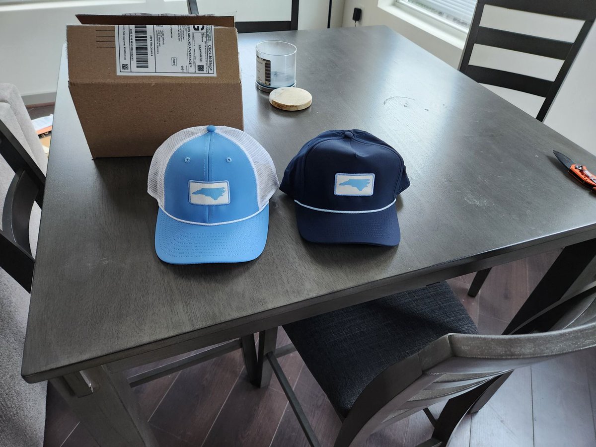 UNC_TarHeelFan's tweet image. We sold them out last time, but I have extra. So...

Once again, two lucky winners will win one of these bad boys, new from @UnivTraditions. 

RT, like, or drop a 🔽 below to enter. Winners will be chosen Monday at lunch.

Btw, there are two new designs at universitytraditions.biz…
