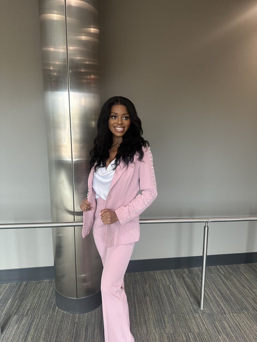 Queen Christine👑 tweet media