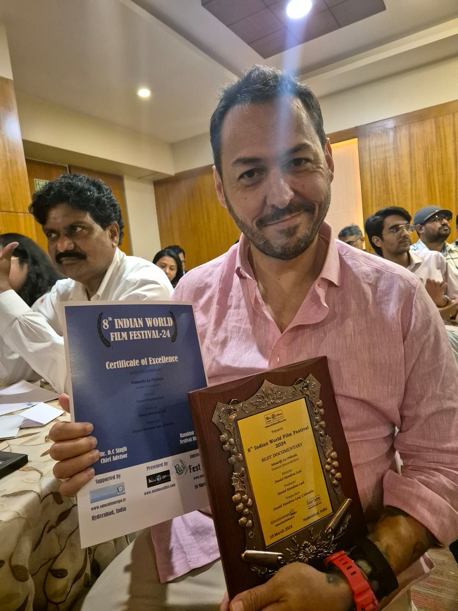 Daniel Mendoza Leal premiado a mejor documental en el Indian World Film Festival, por Matarife La Película. @petrogustavo @GustavoBolivar @HOLLMANMORRIS @HELIODOPTERO