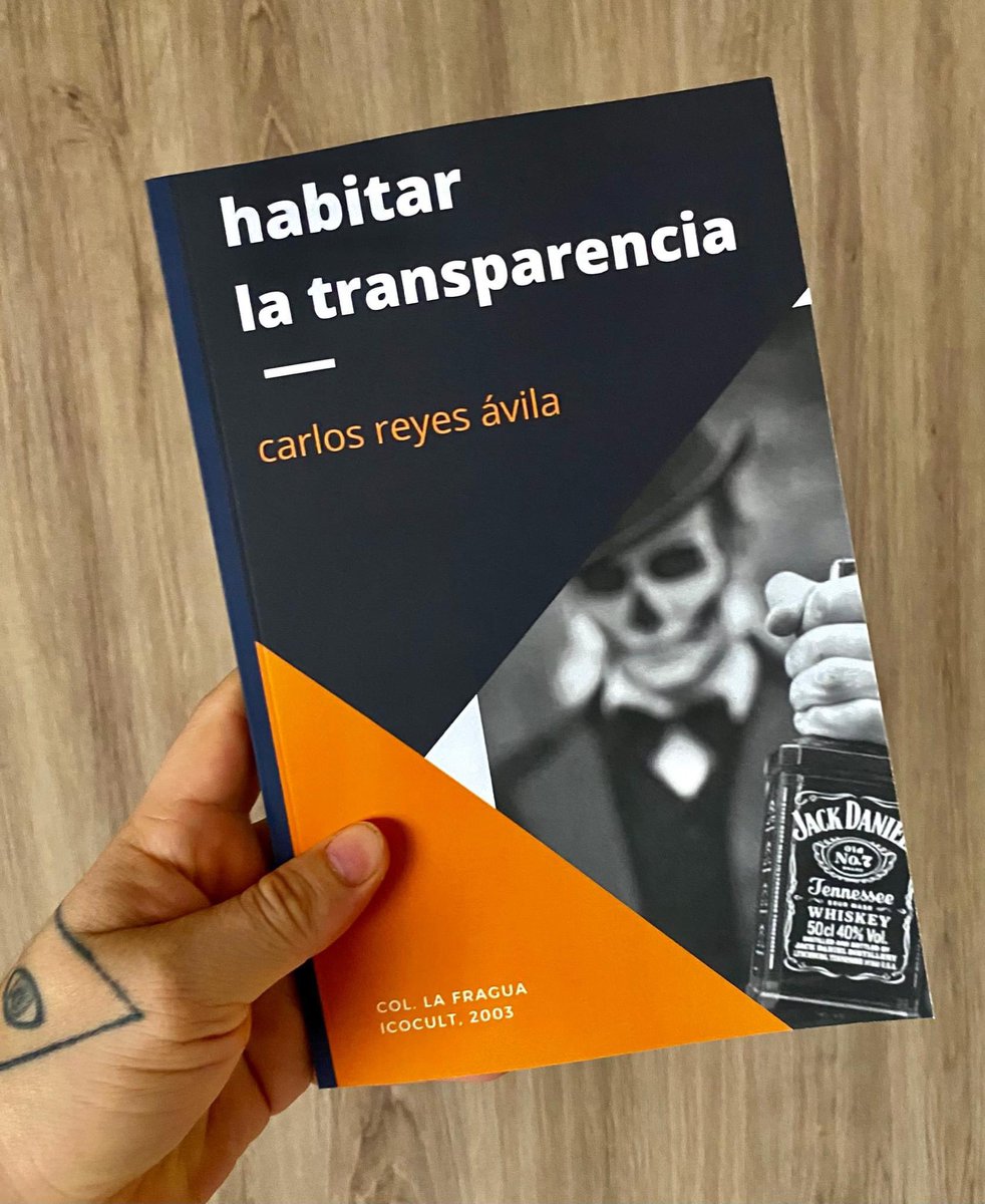 carlosreyes17's tweet image. 4 de mis primero libros de #poesia en sus nuevas versiones #reediciones #libros #Poetry #books