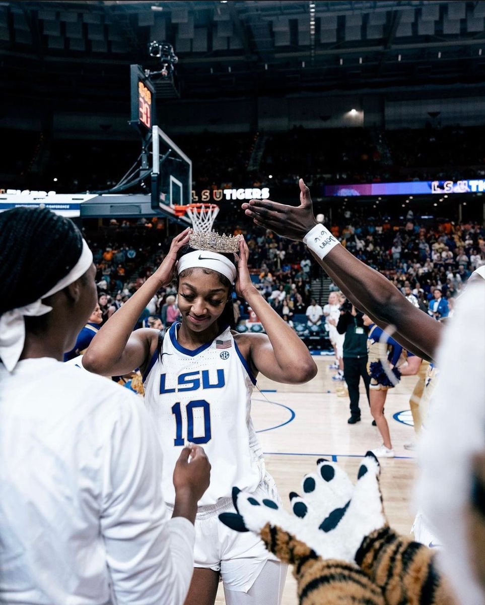 tr1st1ann's tweet photo. i don’t care where you live or what teams you like, if you support women’s basketball you have to give respect to Angel Reese.
what she has done in the past year and a half for the sport, is unmatched. https://t.co/hlwKzpuBJ9