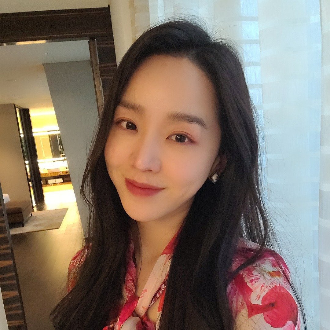 미,,미친 우리 소라 얼굴이🥹 한소라래 우리 소라😭 이 얼굴로 인플루언서 및친 효소 200개라도 살 수 있어요