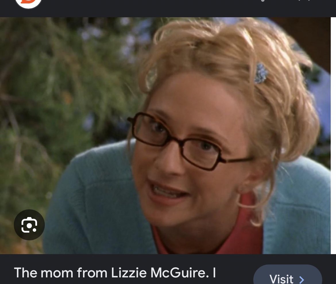 Why did Sarah Ann show up cosplaying Lizzie Mcguires mom? 

#LoveIsBlind #LoveisBlindReunion