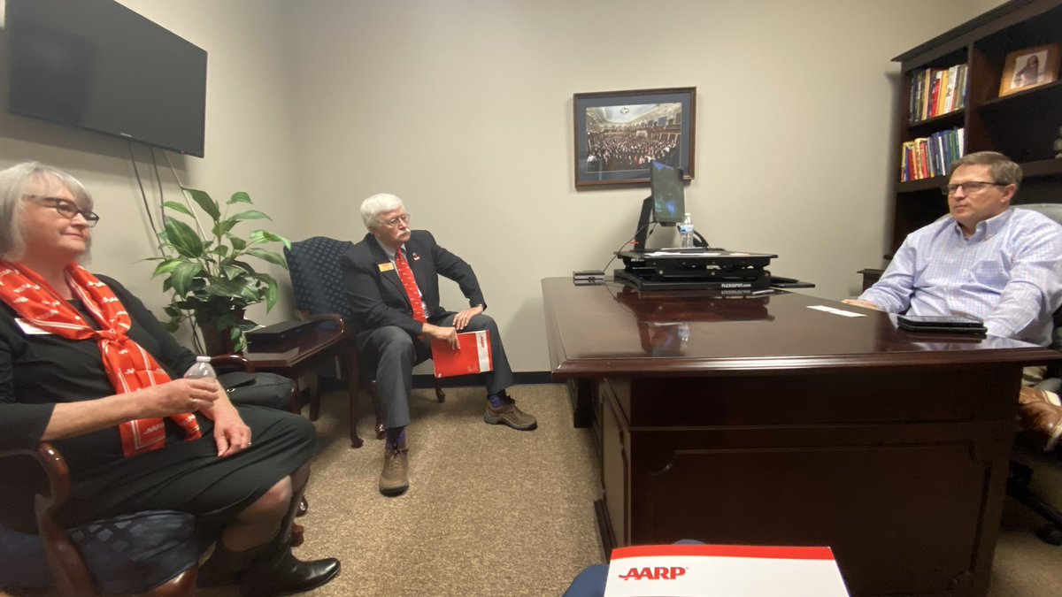 AARPKY's tweet photo. Staying connected with Kentucky’s Members of Congress is a priority for @AARPKY. Our Leadership Team thanks @RepGuthrie District Director, Mark Lord, for meeting with our volunteers. These meetings are important opportunities to discuss priority issues in Congress. #KY02 #AARPKY https://t.co/Mdw4Wr3RxL