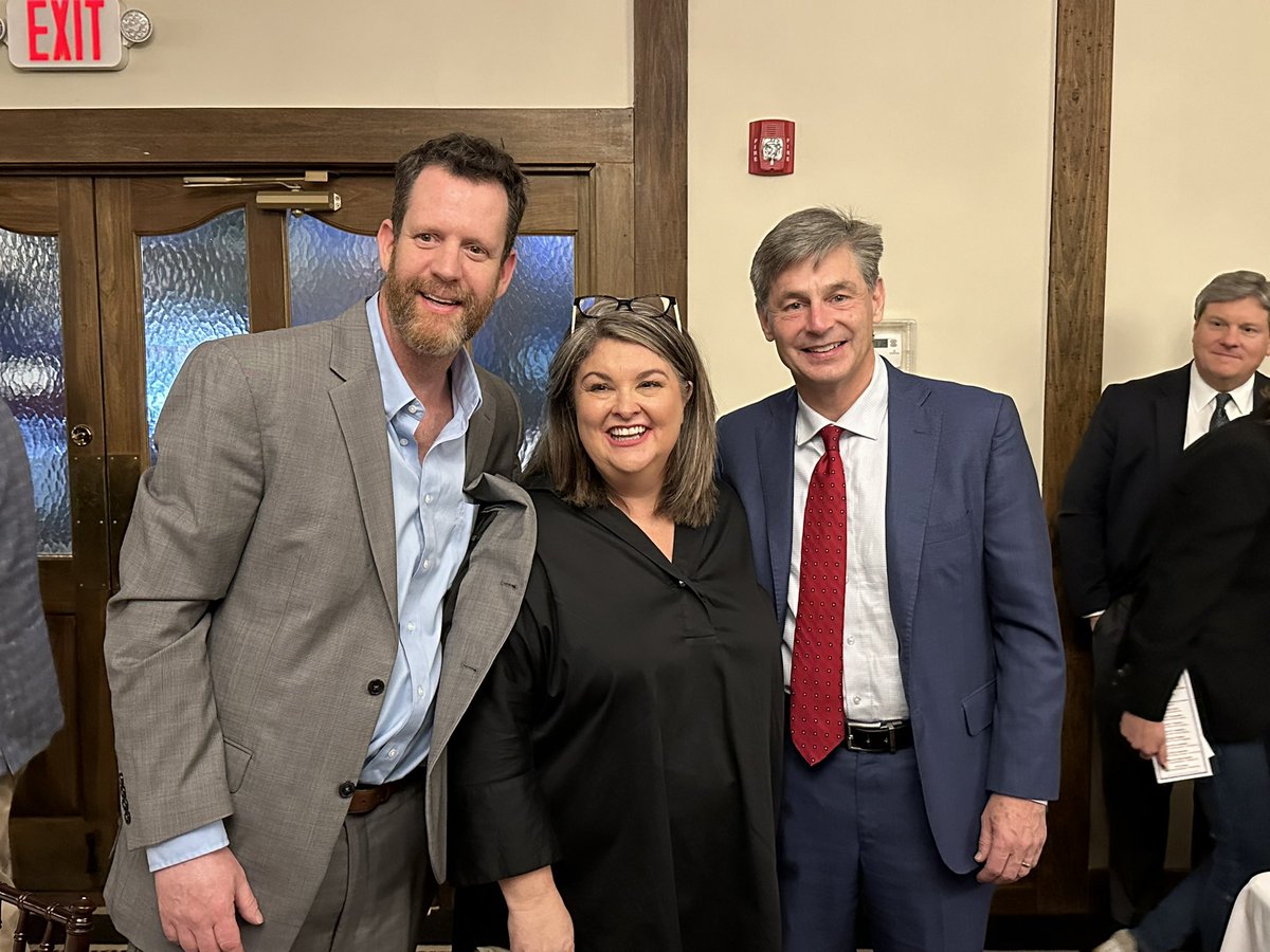 dolan4ohio's tweet photo. THANK YOU Columbiana County for your strong support. Immensely proud to have East Palestine Mayor Trent Conaway by my side this evening. His endorsement and work on behalf of his community mean so much! 🐘🇺🇸 https://t.co/3tpEgXgKUV