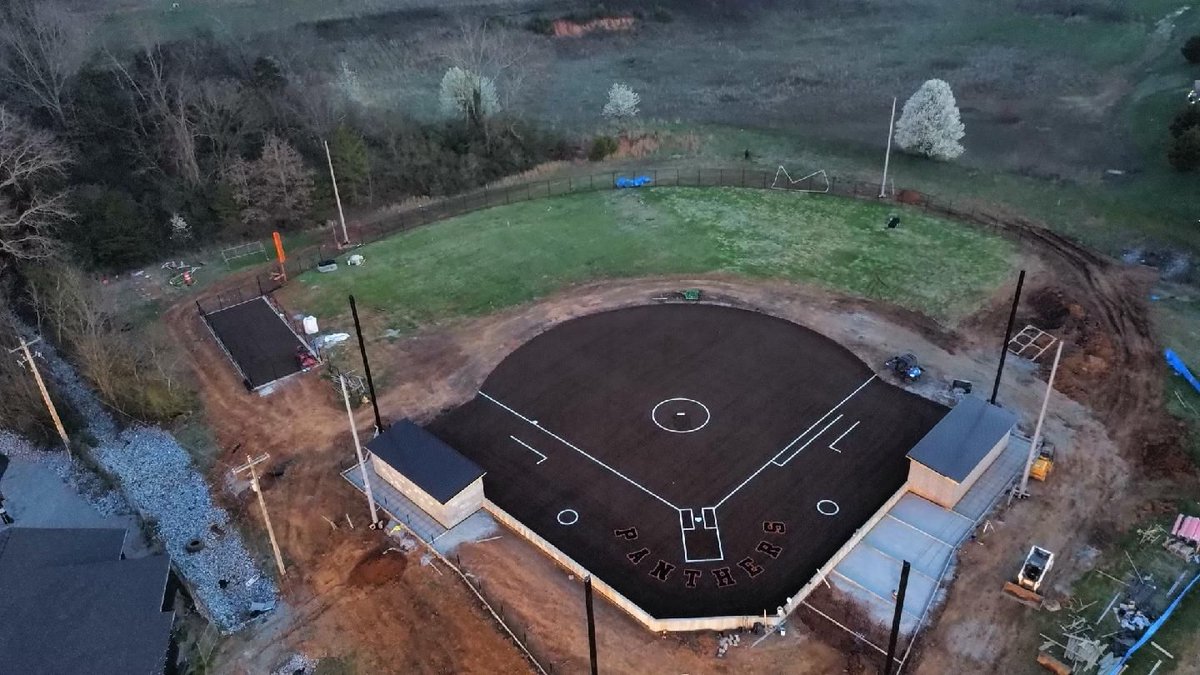 Let's Go!!
Turf✅️
Dugouts built and roofed ✅️
Netting and light poles in the ground ✅️
#LadyPanthers 
#ladypanthersoftball