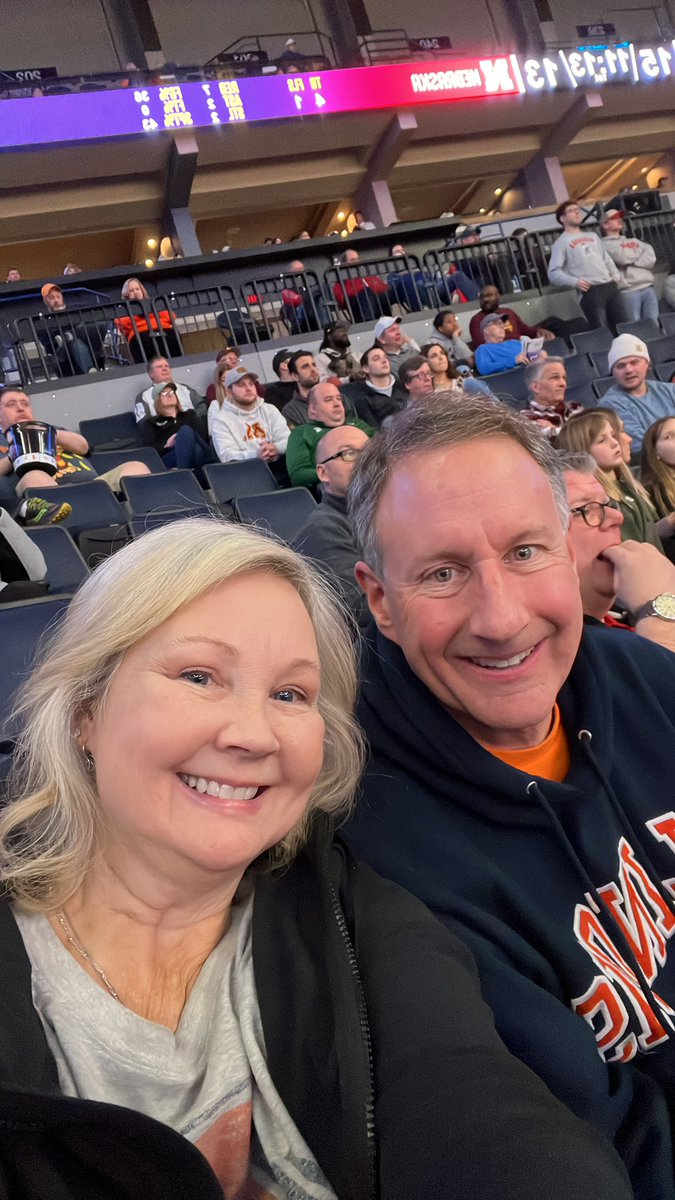 Fourth game of the day in full swing! Too much? NEVER! #B1GMBBT