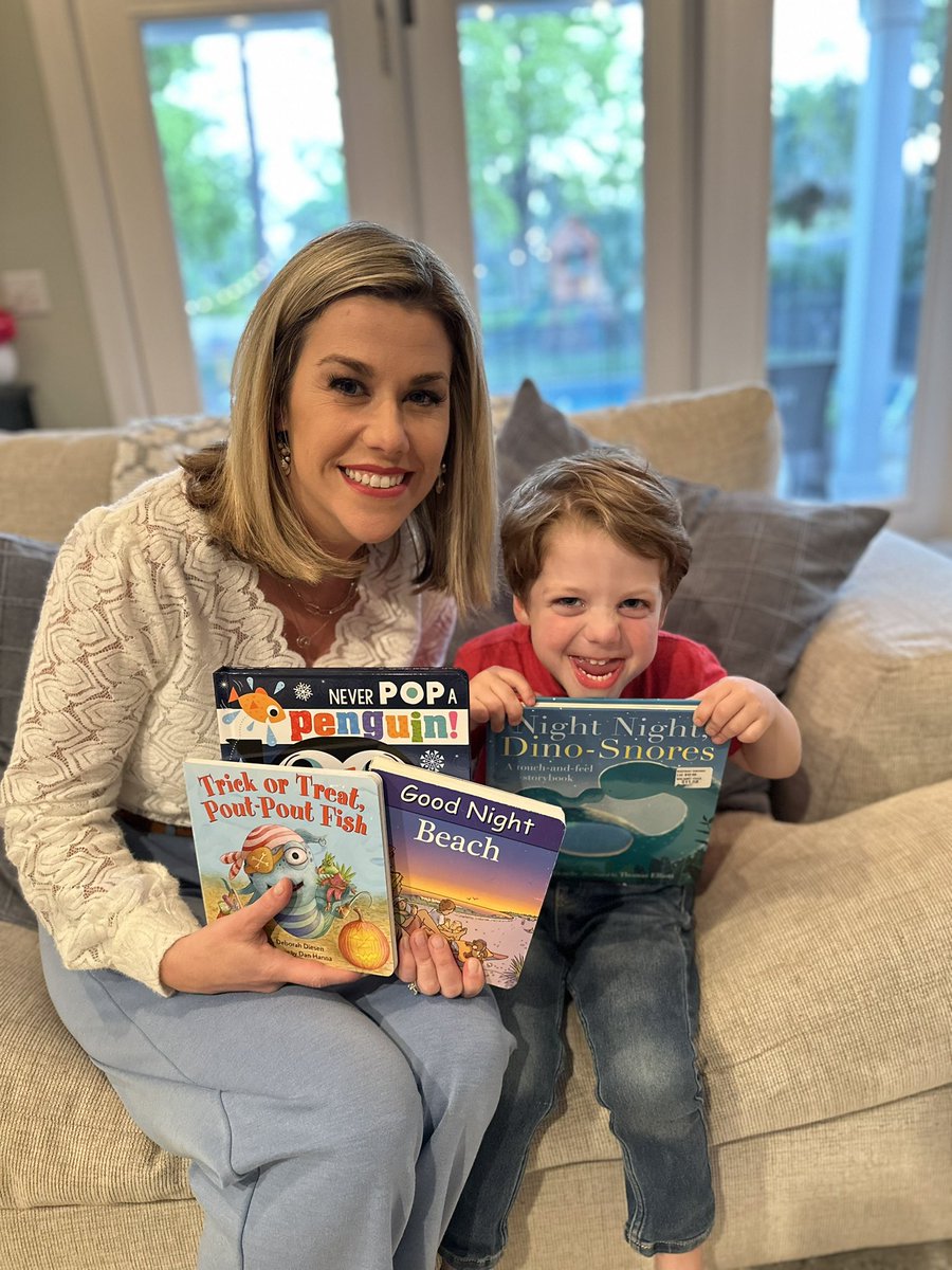 LOOK AT THAT GRIN! 🥰 Thank you to my little friend Turner and his Mommy, our very own @turner_loose for donating books to local children through Tenikka’s Books for Kids! These donations will surely put smiles on kids faces! 💜📚✨#TB4K