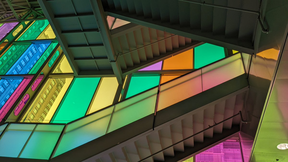 AlexDrawing01's tweet photo. Colours
#purple #blue #green #orange #yellow #glass #window #windows #light #lights #stair #stairs #handrail #handrails #cell #cellphotography #cellphone #cellphonephotography #photography https://t.co/tZNf0g7loG