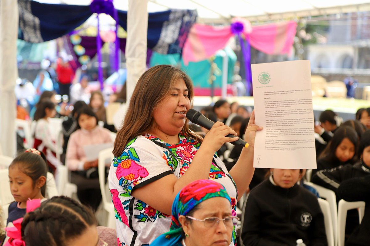 Este día la presidenta de la comisión para la atención a pueblos indígenas, la consejera Viridiana Villaseñor Aguirre, asistió al Tercer Simposio Nacional de Mujeres Indígenas y Afromexicanas. En el desarrollo de su participación la consejera destacó la importancia de 🧵