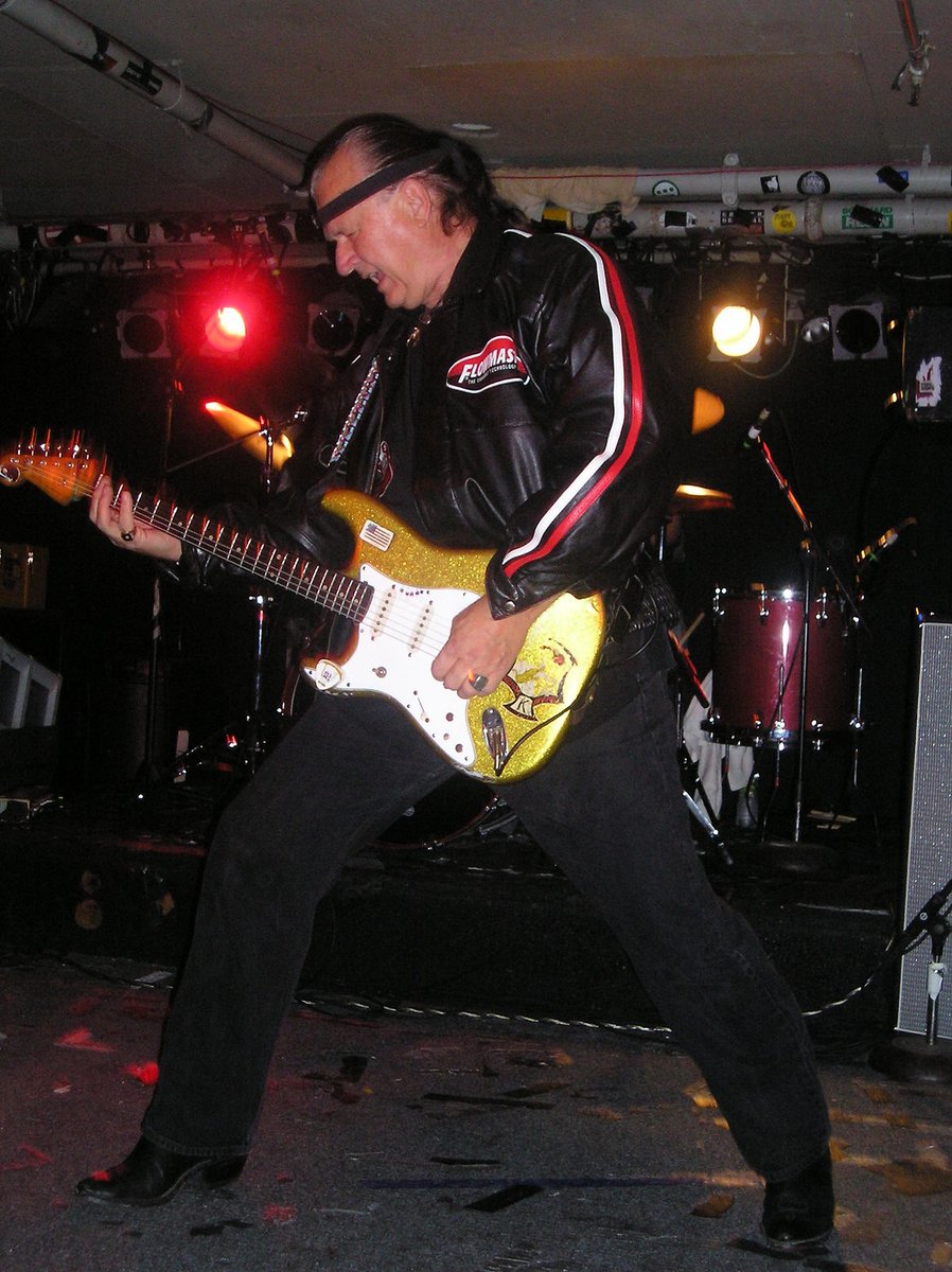 5 years without the legendary guitarist Dick Dale. He sadly left us back in March 16, 2019 at the age of 81.