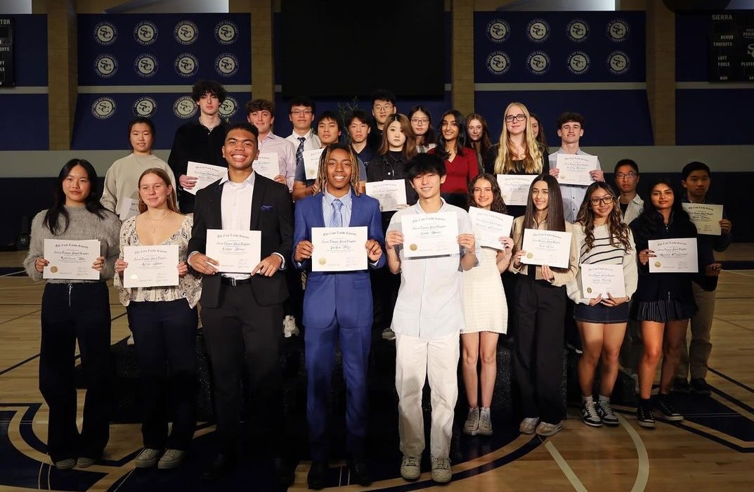 cooperlee_davis's tweet photo. Today I am honored to be inducted into the Cum Laude Society. @SierraCanyonFB, @SierraCanyonLAX , #BallersWithBrains https://t.co/0Hvzi6N7Te