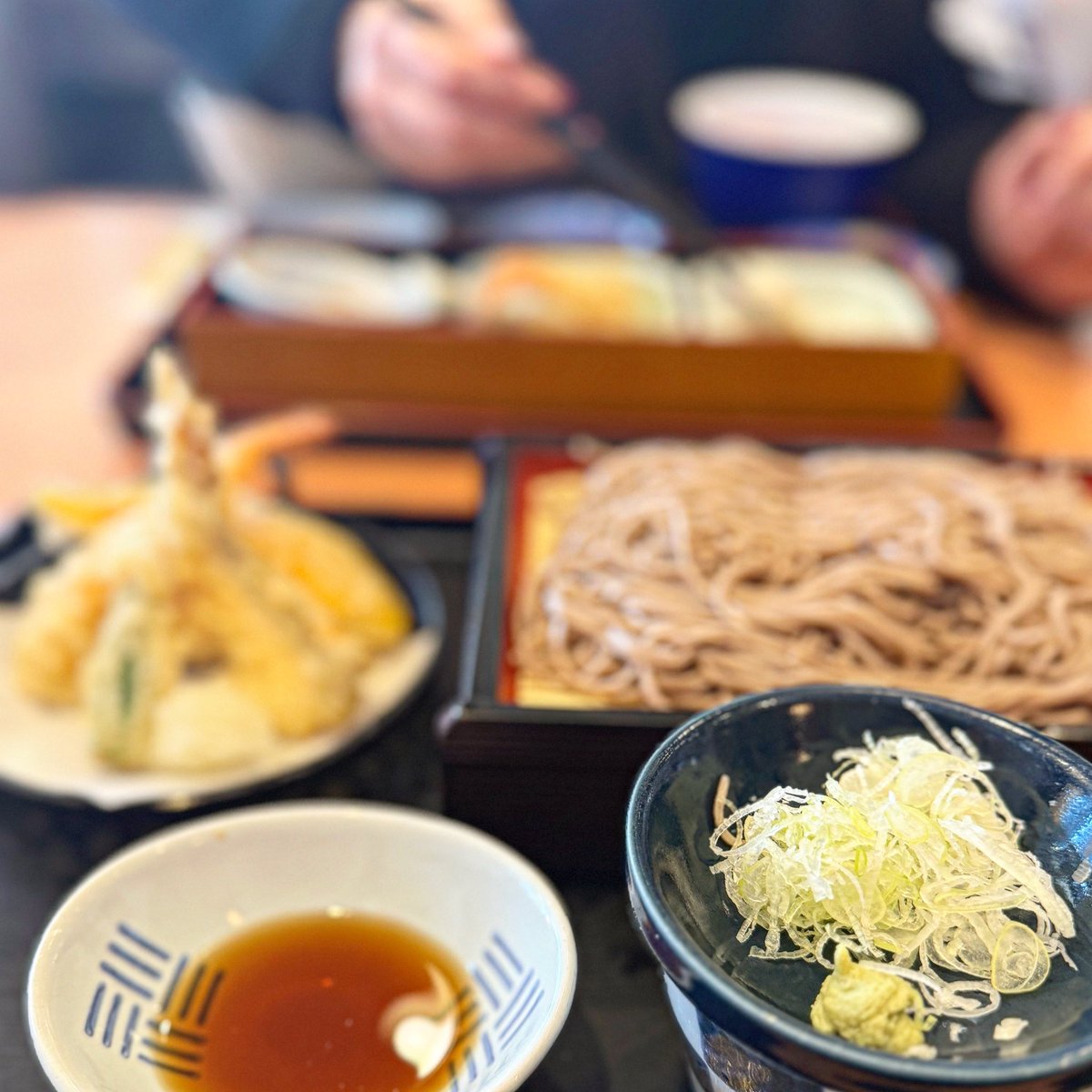 おはようございます✨ 上着いらないくらいの陽気ですね💦 夏に向けて #ダイエット したい #うどん の方が好きだけど #低GI なので、お #蕎麦 に。 でも、#天ぷら たべちゃう🍤 #おは戦60316md #企業公式相互フォロー #企業公式が毎朝地元の天気を言い合う