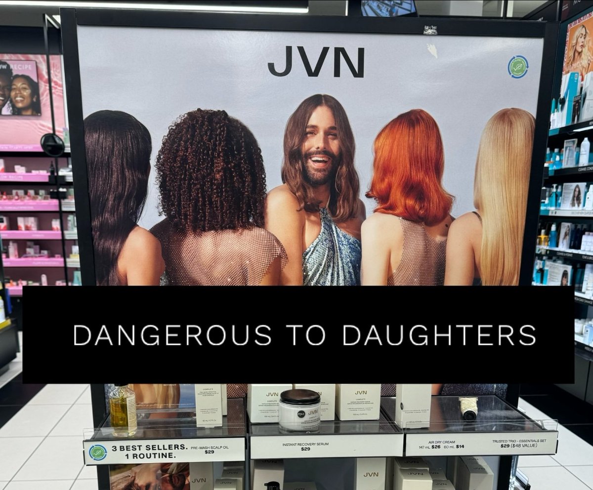 Vean con cuidado este anuncio de cosméticos WOKE. Refleja perfectamente a la podrida ideología de género:
- El señor vestido de Mujer es el protagonista , en el centro.
- Las mujeres de espaldas,  sin cara, "borradas", relegadas a un papel de insignificancia. 
Quien lo iba a