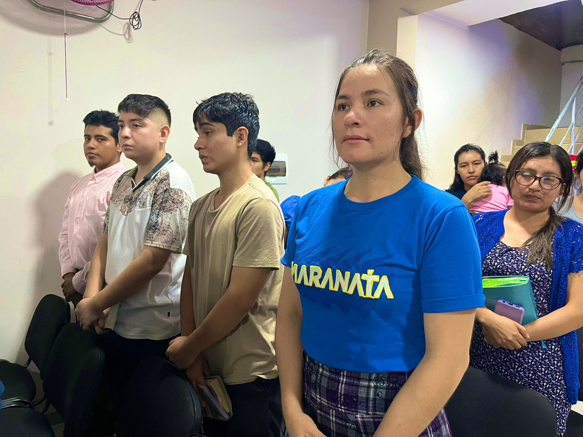 AdventistasMPN's tweet photo. 📍Piura. “Al cielo no llegan los primeros, llegan los que aman, los que anuncian y saben perdonar” 
Es el mensaje de esta noche en la voz del Pr. @RaulRiosVasquez , departamental de jóvenes #MPN

#JAMPN #GYD24 #DiaMundialJA https://t.co/DxDItcNrM4