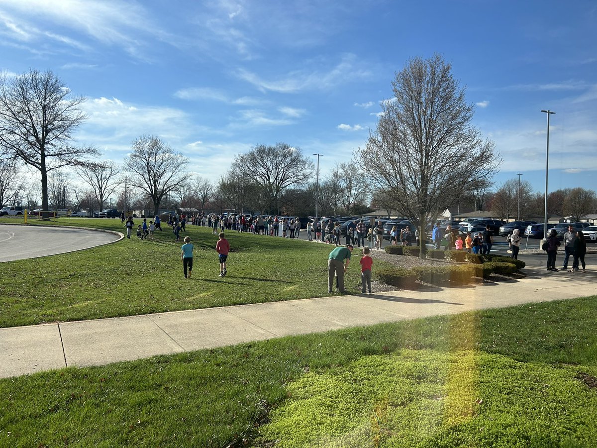 #SCmustangs were lined up out to Greenfield excited for the carnival tonight! Thank you volunteers and MFC!