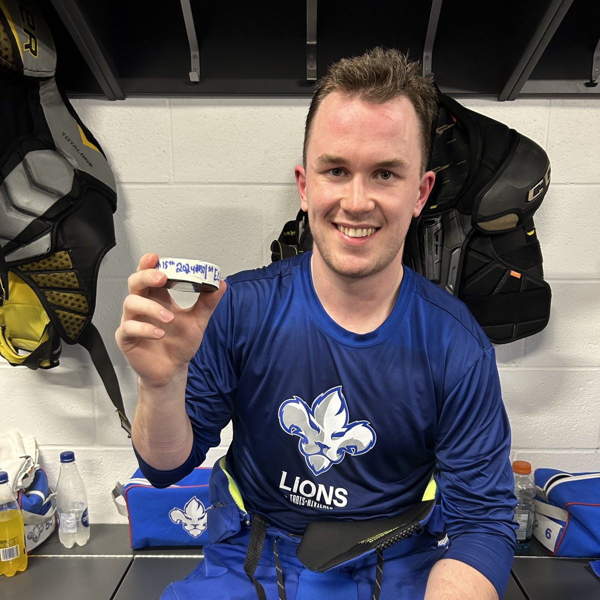 Lions3r's tweet photo. 🔥MENTIONS SPÉCIALES🔥

Zachary Émond a effectué son premier blanchissage dans la ECHL!👌🧱

Cory Thomas a marqué son premier but dans la ECHL!👏

Keenan MacIsaac a réalisé son premier but professionnel à son premier match avec les Lions!💪🦁

Félicitations les gars!👏 https://t.co/ICQSnW9b3a