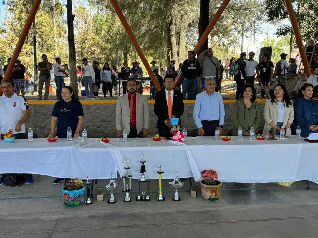 ComSNTE13's tweet photo. 🟠Viernes de Juegos Magisteriales en Coroneo, San Miguel de Allende, San Francisco del Rincón -  Purísima del Rincón y Guanajuato.
Agremiados participaron en las actividades deportivas y culturales, para generar una vía de socialización y de desarrollo individual y colectivo. https://t.co/oZnpqwrZe5