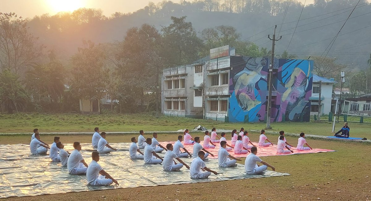 योग: कर्मसु कौशलम् । 'Yoga is the art of efficiency in action' *** Our trainees @cmpatowary @assamforest