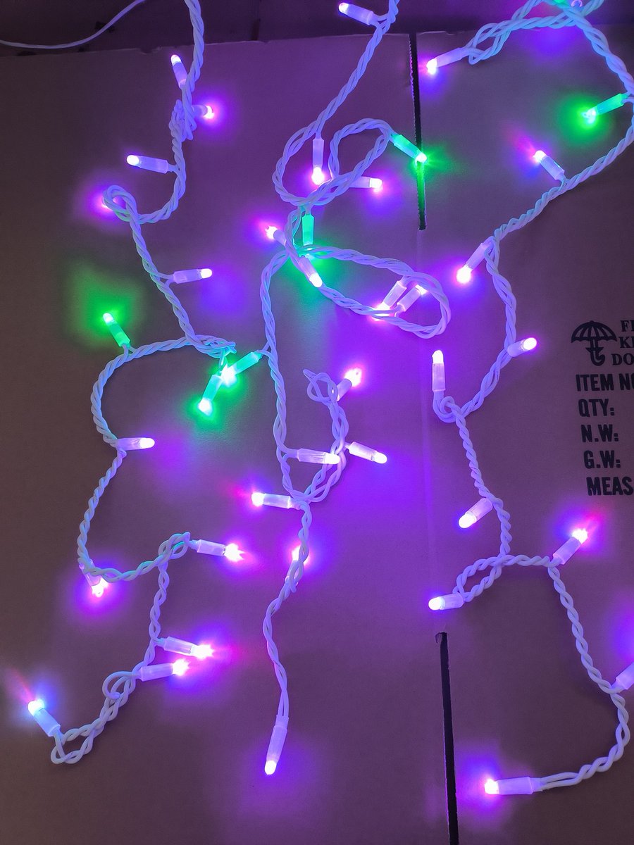 QinNerissa's tweet image. RGB color changing LED Rubber Cable LED Curtain light
#ledcurtainlight #ledfairystringlight