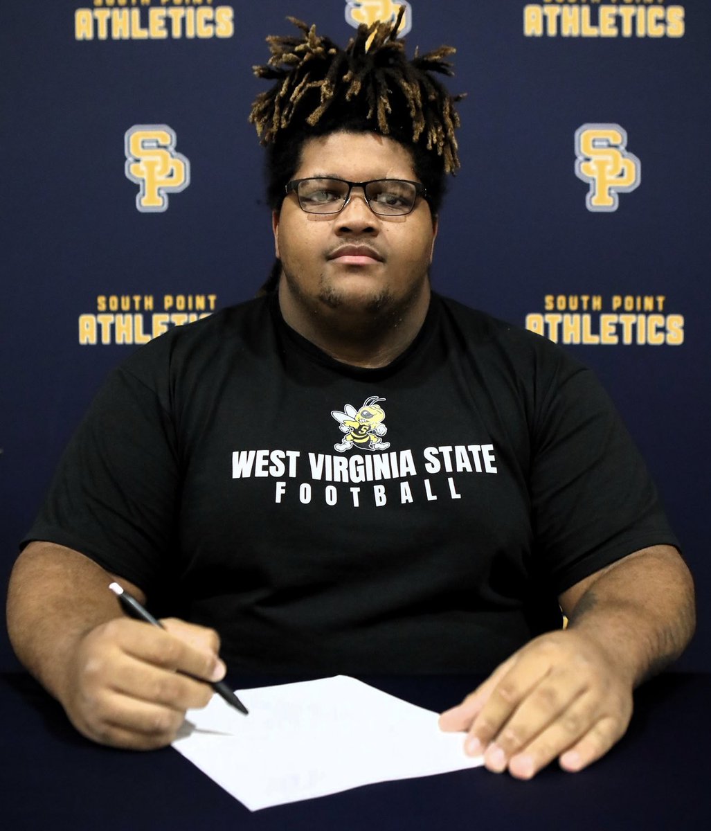 Let’s work….🐝🖤💛<a href="/WvsuFootball/">WVSU Football</a> <a href="/coachbuckle/">B.J. Buckle</a> @CoachDebo_WVSU <a href="/CoachPenn/">John Pennington</a>