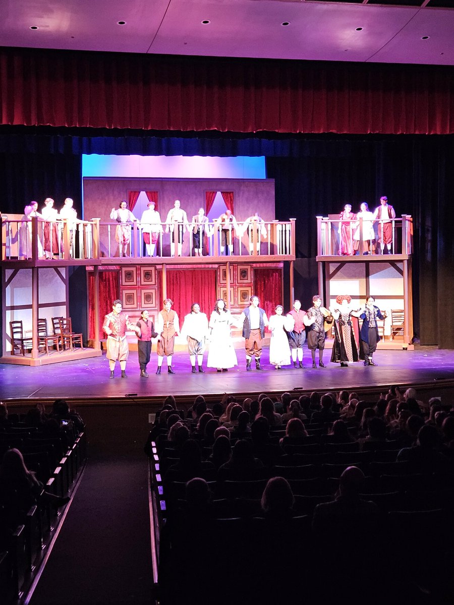 Opening night of @gchsENCORE Shakespeare's in Love! Congratulations to the cast and crew! @Grayslake_Rams #Ramily