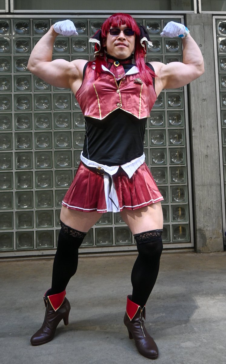Rplusr21's tweet photo. EXPOコスプレエリアの筋肉カルテット、マジで草。

めっちゃ並んでた！！
今日の覇権はこの4人か？！w

 #hololivefesEXPO24 https://t.co/DRaLKnPNAK