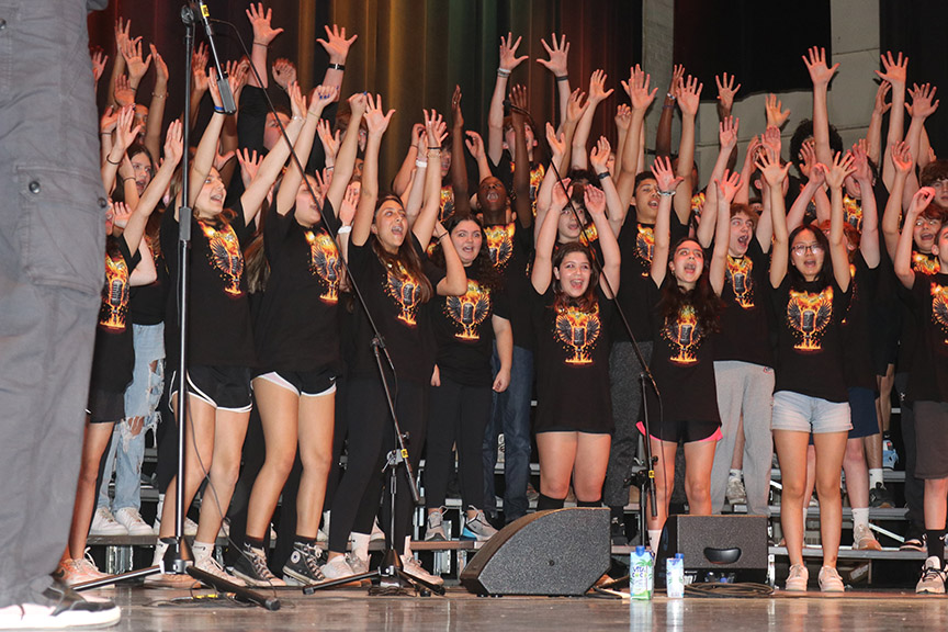 mpsctnews's tweet photo. Electrify, Part 2! Our 7th and 8th graders took the stage for the second concert experience with Electrify Your Choir -- thank you Laura Kaye and Nathan Blake for your expertise, your love, and your energy! Great job, MPS! https://t.co/JhJltWzzw8