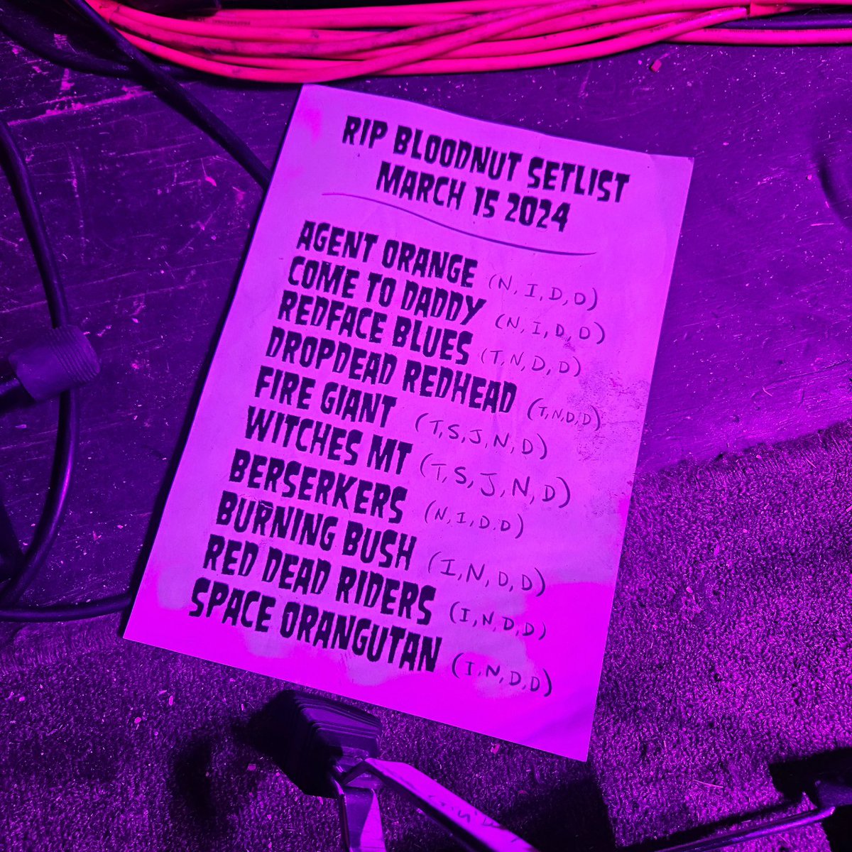 Big love to everyone who came out to our final gig last night. We wanted to go out with a bang instead of a whimper and you all absolutely helped make that happen 🧡

#RIPBloodnut
#standwithusauburn