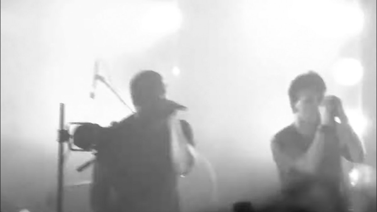 waves_and_static tweet media