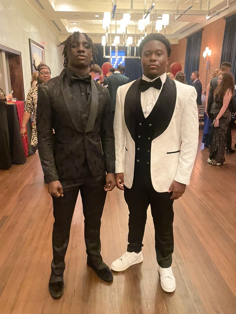 CoachUBrown's tweet photo. 2024 CHS Prom

I love seeing our guys clean up! 
@LIONSTRONGFB https://t.co/CjlelHJcxi