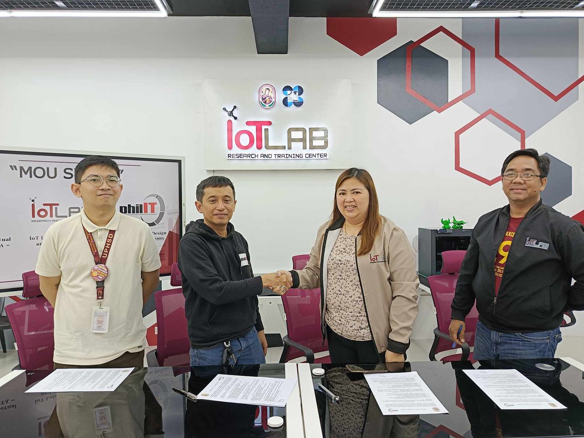 vaadin_phil's tweet photo. PhilIT and University of Perpetual Help System Dalta Molino campus are partners for education and research.

Signing 5year Memorandum of Understanding to develop academic and research cooperation between PhilIT and the university.

The future is bright for IoT in the Philippines https://t.co/3pQLY4hm5B