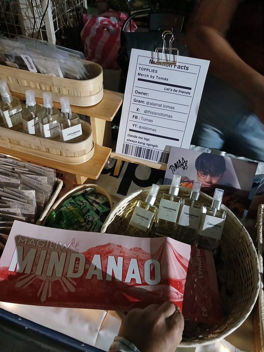 Isidro_Alamat's tweet photo. Bought Carouphoria perfume &amp; Topplies by @thisisnotomas, pabili nila @Yumiii_8926 &amp; @aria_layne221 ! 

Ambango piii! https://t.co/pjoNkp7lcZ