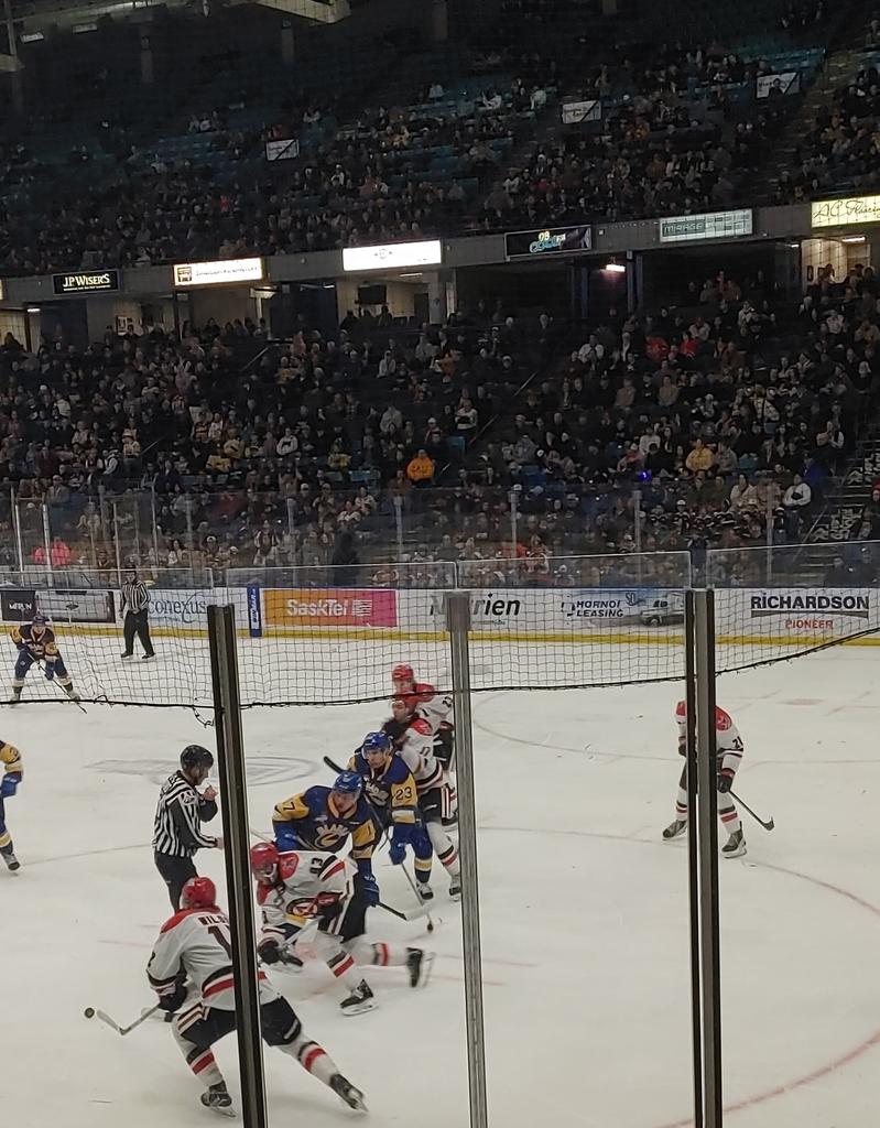 Big_G_09's tweet image. @JSPORTS88 #MJWarriors have serious goaltending problems 😐 A la Leafs and Oilers in the show 🏒 6-3 #BladeCity leading with 7 mins to go in the game @Bladesvoice @jamesgallo2 #WHLPlayoffs atmosphere with a great crowd tonight @SaskTelCtr #WHL