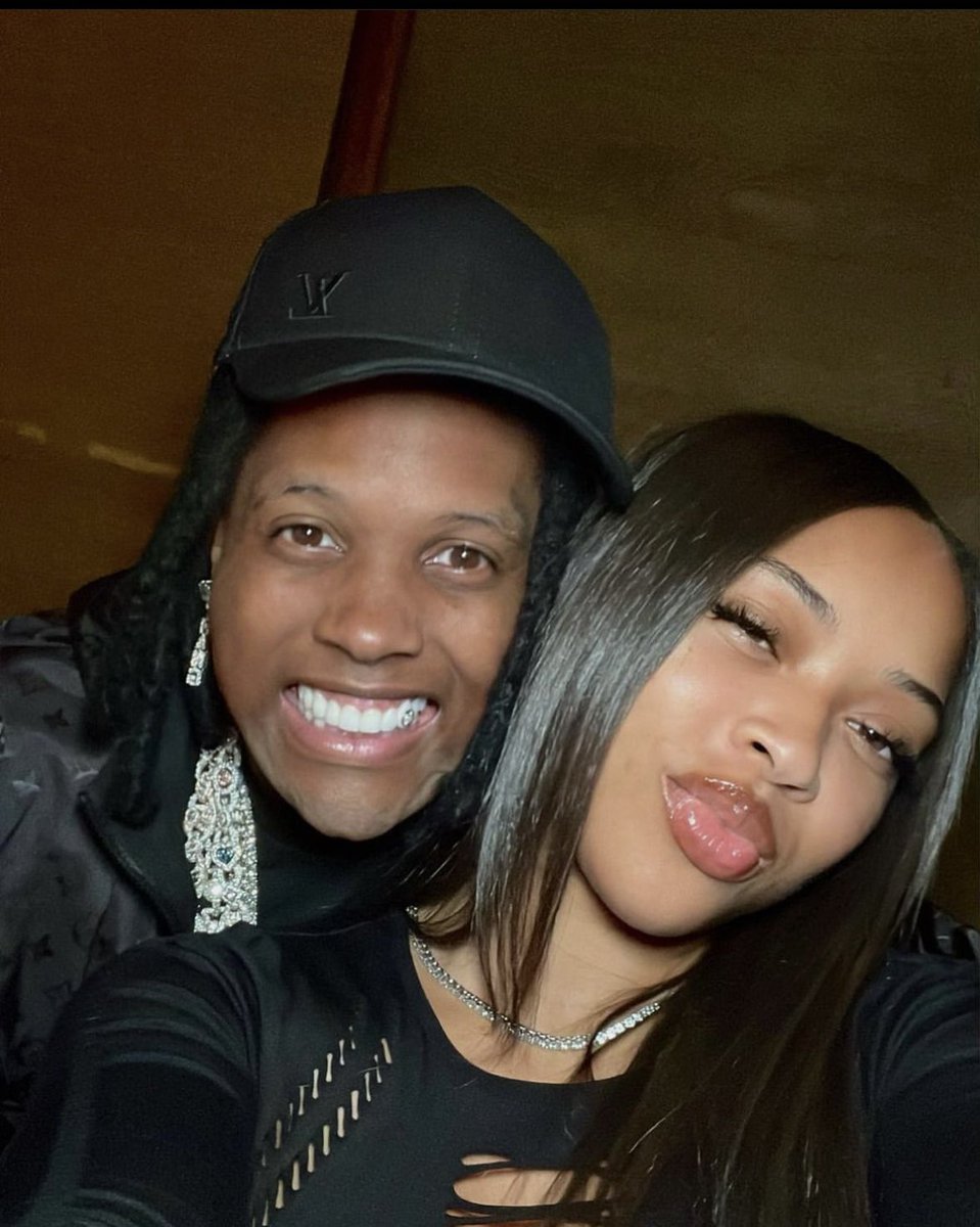 TheAfolaranmi's tweet image. this how I need my man smiling every time he see me