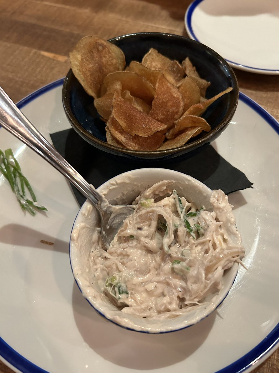 One of the best things I’ve ever put in my mouth. Chips and Dip at The Workshop Eatery 🤤 
#yeg #yegeats