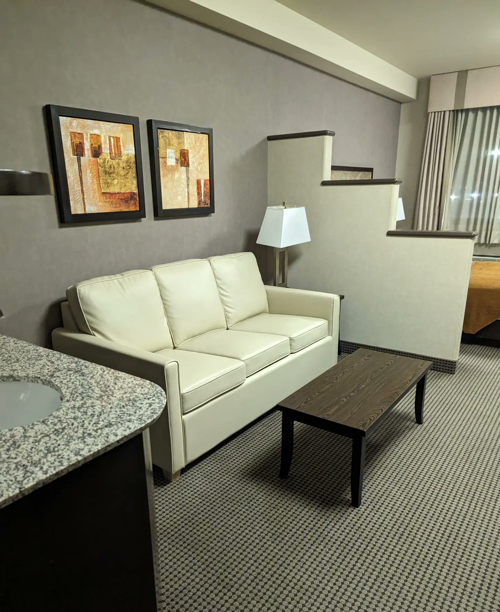 Princess__Fiona's tweet image. Day 75 of #100DaysOfHappy 

It's Bestie Weekend! 
I am so excited for a weekend away and bestie time! And my hotel gave me an upgrade 🙌🏻 It pays to be loyal! 

#Gratitude #Thankful #BestieWeekend #FionaAdventures