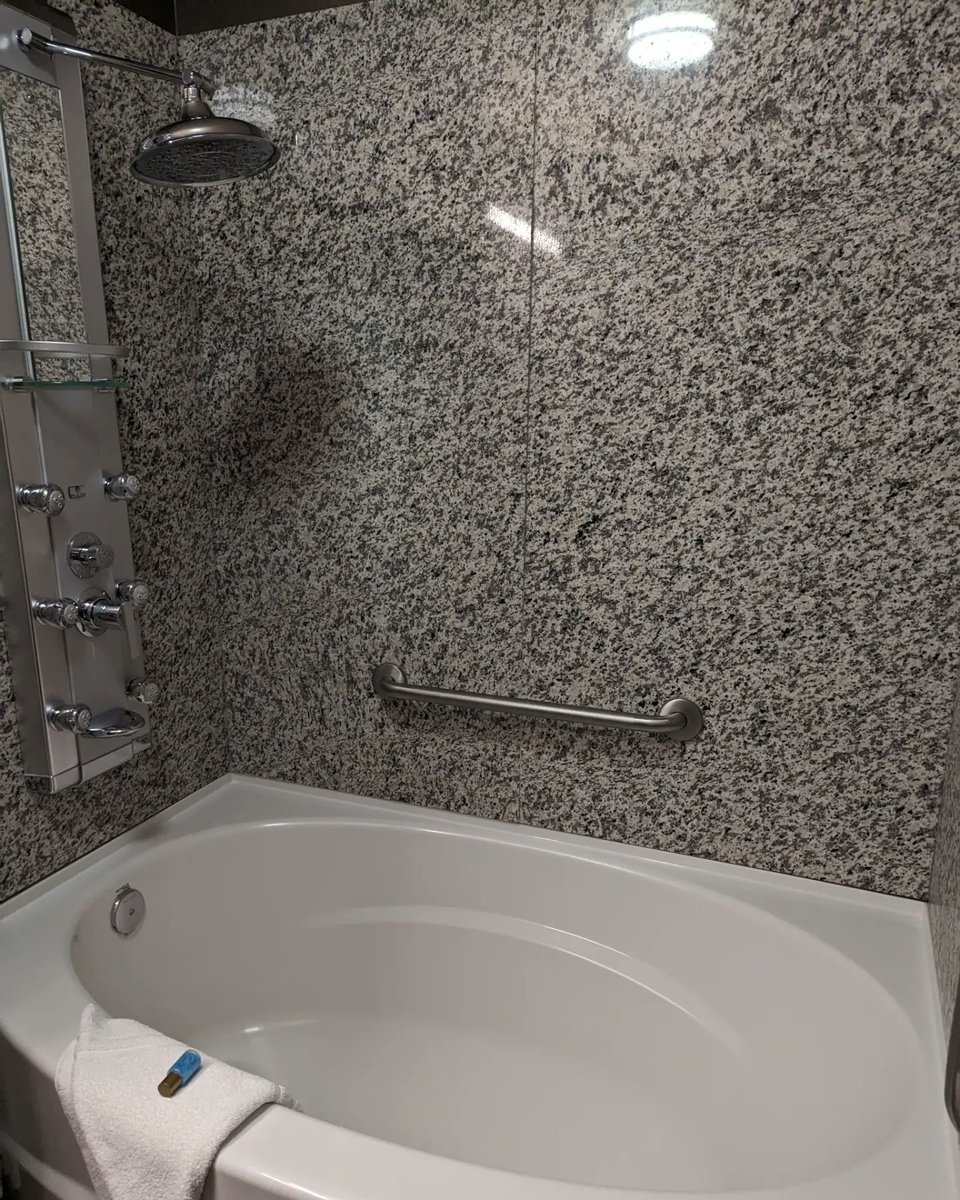 Princess__Fiona's tweet image. Day 75 of #100DaysOfHappy 

It's Bestie Weekend! 
I am so excited for a weekend away and bestie time! And my hotel gave me an upgrade 🙌🏻 It pays to be loyal! 

#Gratitude #Thankful #BestieWeekend #FionaAdventures