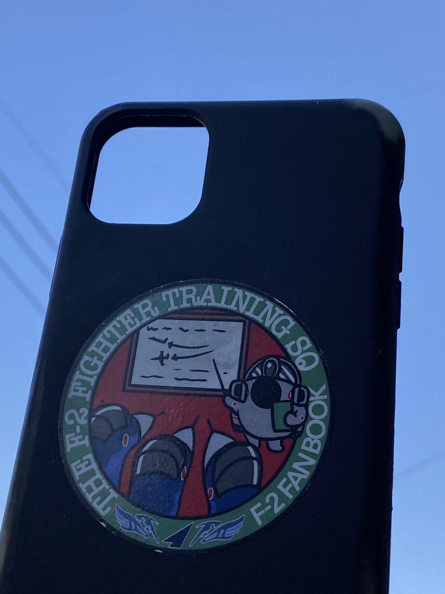 f4fanbook's tweet image. 【購入感謝キャンペーン】のステッカーを送らせていただきました。

 #F2ファンブック のステッカーは、塩ビ製で、耐候性もあります。
半年以上、スマホケースに貼ってますが、端がちょっと捲れたくらい。

お好きなところに貼ってお楽しみにくださいー！