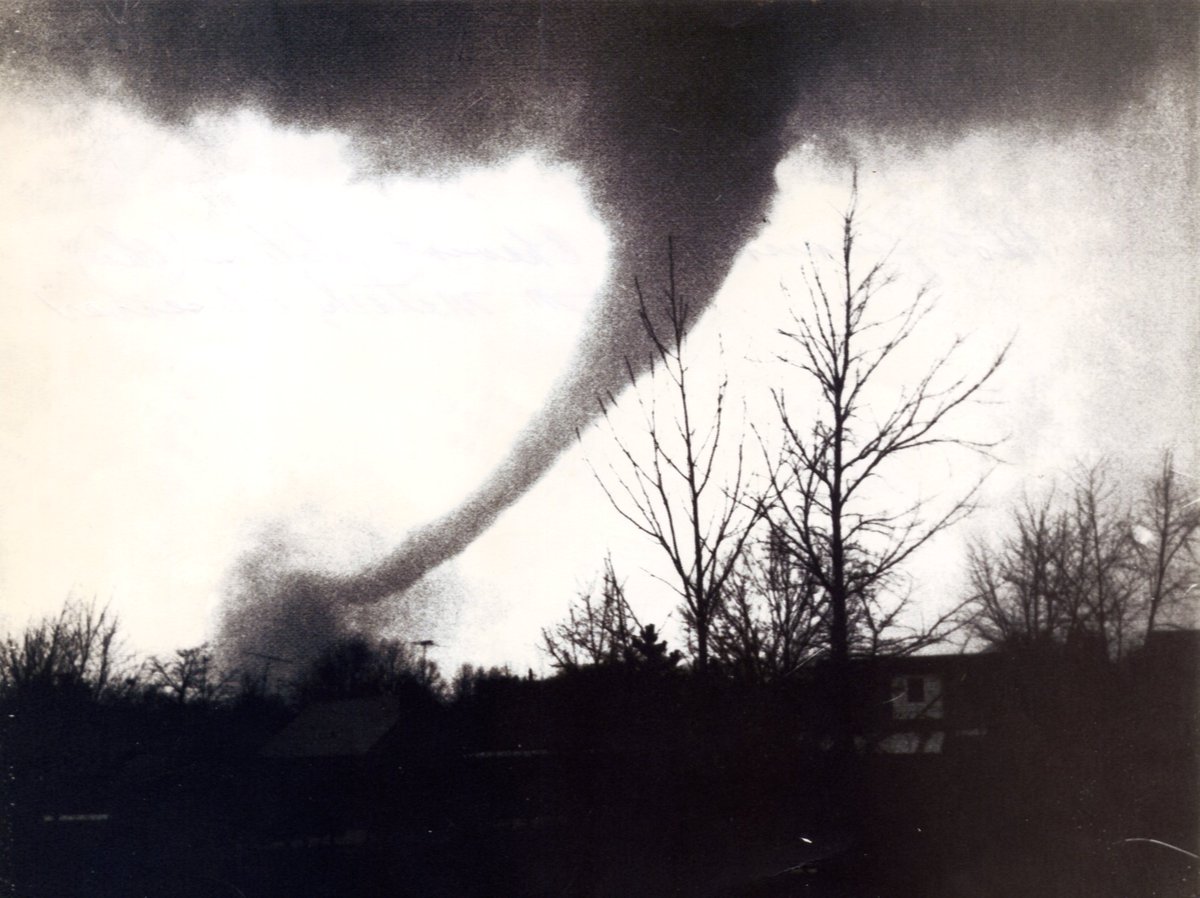 Holy cow! This tornado @Norman_Wx got from yesterday is almost identical to the 1974 Super Outbreak, Sayler Park F5!