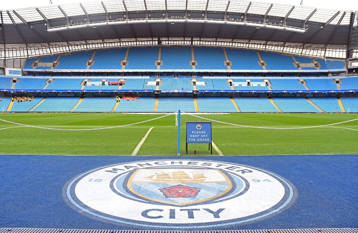 Milena_lars's tweet photo. The Etihad is Manchester City's stadium. https://t.co/M0jUHehx6U