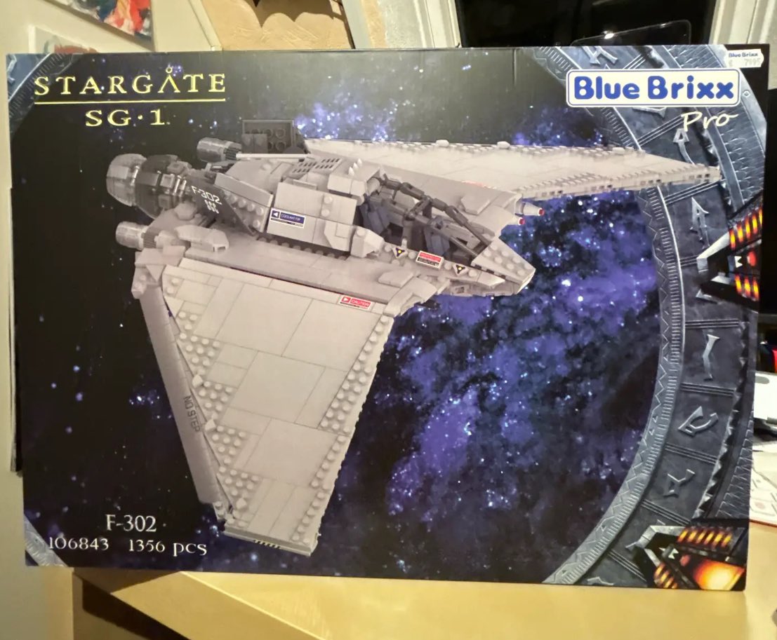 Ich verfluche dich <a href="/HeldderSteine/">HeldderSteine</a>! 😉 Eigentlich wollte ich kein Stargate-Set kaufen, aber nach den Livebau konnte ich nicht anders und @BluebrixxG hat mal wieder an mir verdient. Demnächst dann Bauen mit <a href="/ChevronTen/">Chevron10 ᐰ</a> im Ohr. 😊👍 #Stargate #Bricks