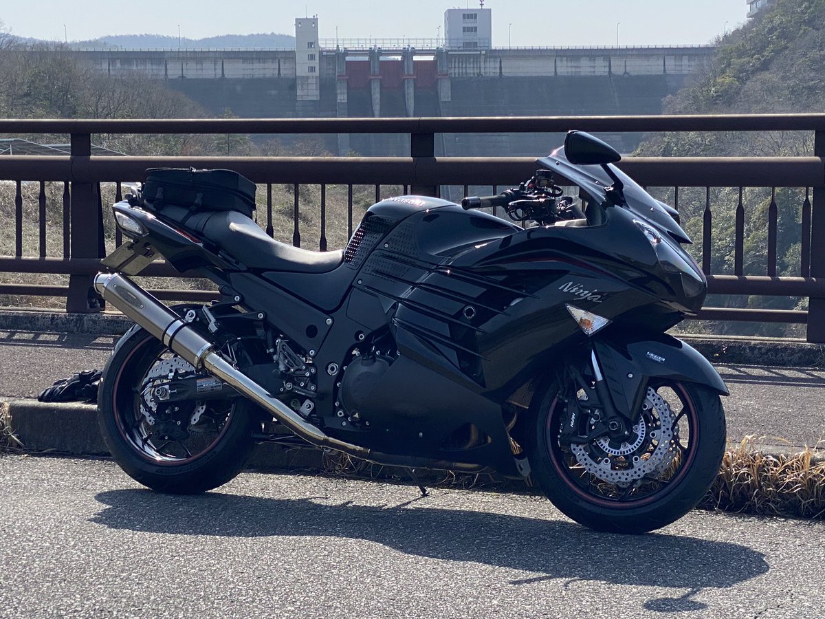 TGz3aek's tweet photo. 活動再開！ 約1ヵ月ぶり…
かるーく流す程度に…
三木市の呑吐(どんと)ダムまで！
気持ち良かった😆
バイクは楽しい😆

#Kawasaki  #zx14r  #呑吐ダム
#バイク乗りと繋がりたい https://t.co/0pDBvQ3wlI